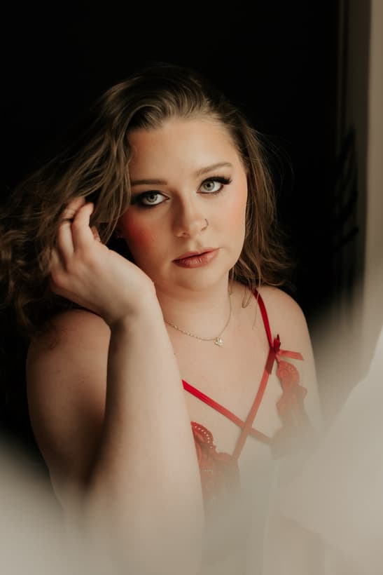 Maternity portrait with voluminous curls
